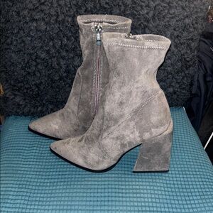 Steven by Steve Madden Elegant Gray  Suede Zipper Ankle  Chunky Boots, Size 7.5